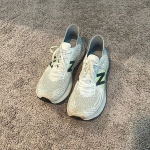 White new balance 1080s size 10 men’s